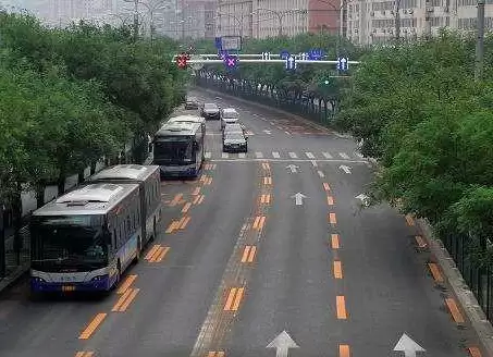 潮汐车道线是什么意思　潮汐车道怎么开-第1张
