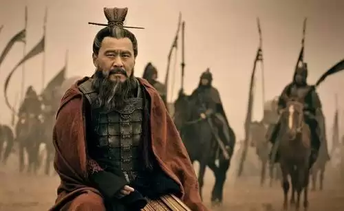 龙纹三国答题器以下何人进言曹操　三国演义中的卧龙凤雏指的是哪两位-第1张